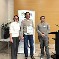 Neues Mitglied: Übergabe der Urkunde an Dr. Lutz Mittelstädt (Triveda GmbH)